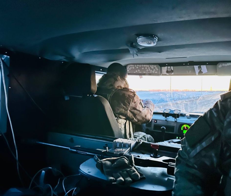 Игорь Гомольский: На следующей точке ребята просят обождать у машины, схоронившись под деревьями