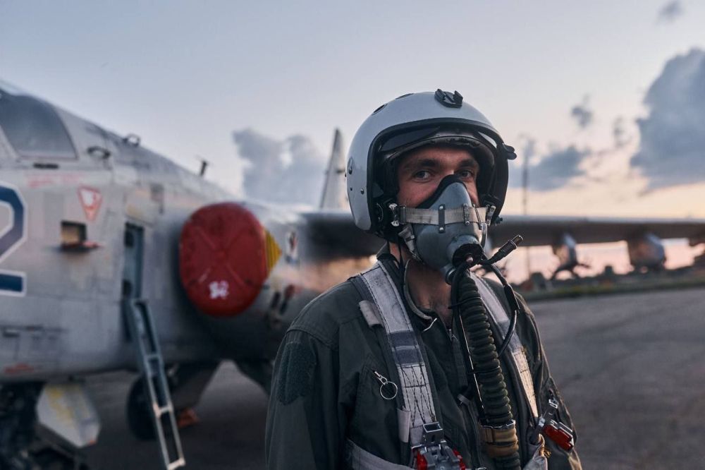             F-16