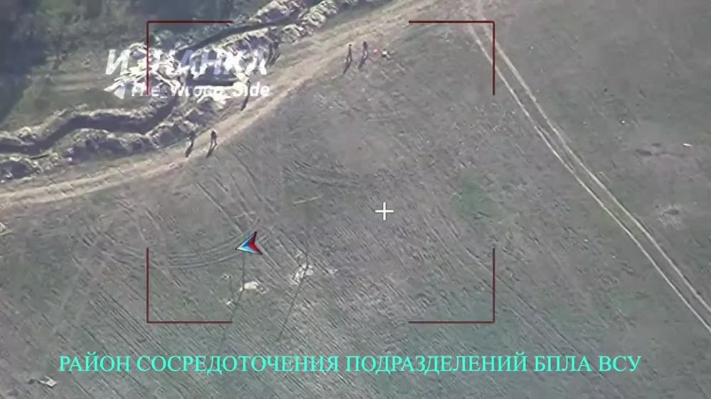 Российские лётчики с помощью авиабомб ФАБ-500 с УМПК нанесли новые удары по местам сосредоточения врага в районе посёлка Ямполь в Сумской области