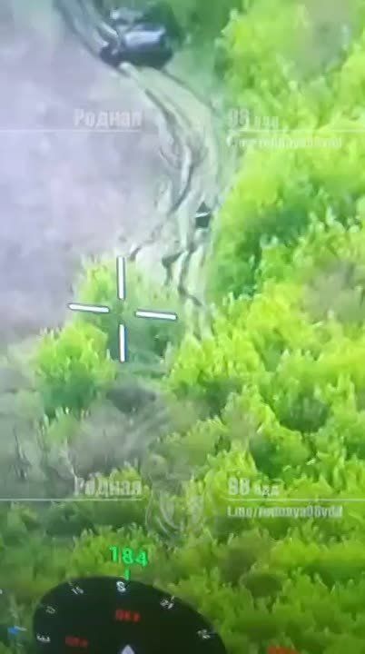 Российские военные отразили очередную попытку ВСУ пересечь границу Курской и Сумской областей около населенного пункта Тёткино: подбита американская БМП М2А2 ODS SA, сообщает Telegram-канал "Родная 98-я"