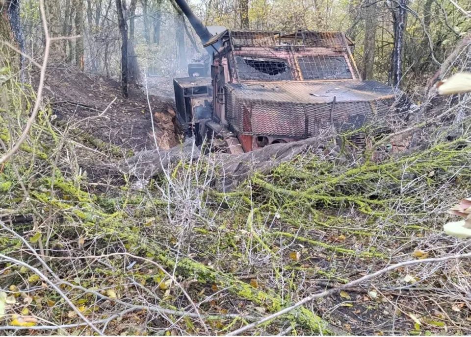 Еще одна уничтоженная САУ "Богдана" на шасси Татра Феникс, но уже в Сумской области
