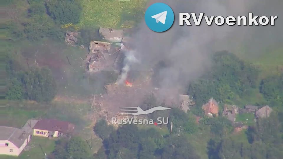 ВКС России накрывают ФАБами скопления сил врага, поддерживая наступление в Сумской области