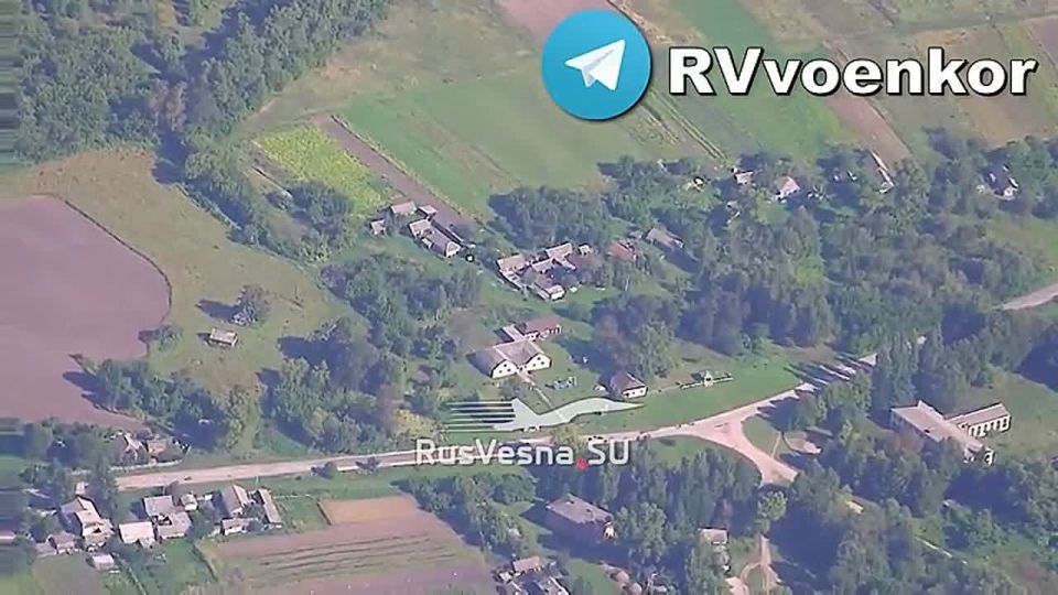Летчики показывают свою работу