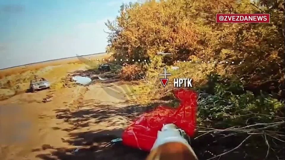 Водитель ВСУ пытался уйти от дрона, но получил в кабину