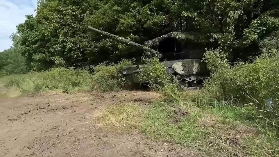 Андрей Руденко: Экипажи танков Т-80БВМ группировки «Север» в Сумской области уничтожили технику и живую силу ВСУ