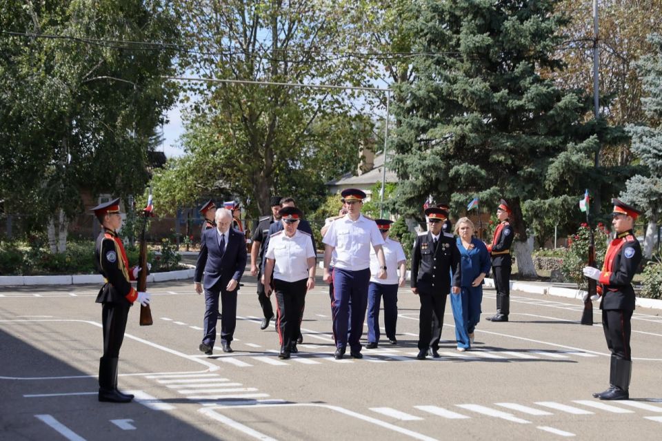 Руководитель СУ СК России по Краснодарскому краю торжественно открыл класс криминалистики в Курганинском казачьем кадетском корпусе Руководитель СУ СК России по Краснодарскому краю торжественно открыл класс криминалистики в Курганинском казачьем кадетском корпусе