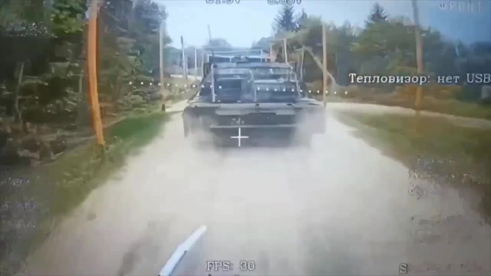 Никуда не едешь.. Оптоволоконный дрон КВН поймал за корму абрамс в антидроновом коридоре Сумской области