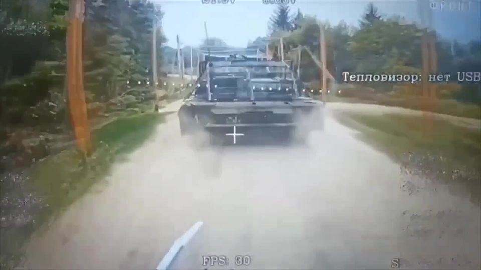 В Сумской области расчётом FPV - дронов поражен первый из переданных Австралией ВСУ боевых танков M1A1 Abrams
