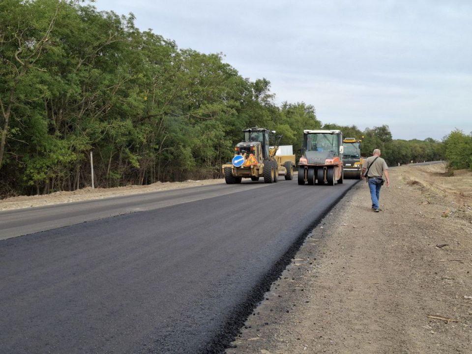 Два майора: Русские "оккупанты" после освобождения юга Херсонской области вероломно оставляют после себя новые дороги, школы, спортивные объекты Два майора: Русские "оккупанты" после освобождения юга Херсонской области вероломно оставляют после себя новые дороги, школы, спортивные объекты