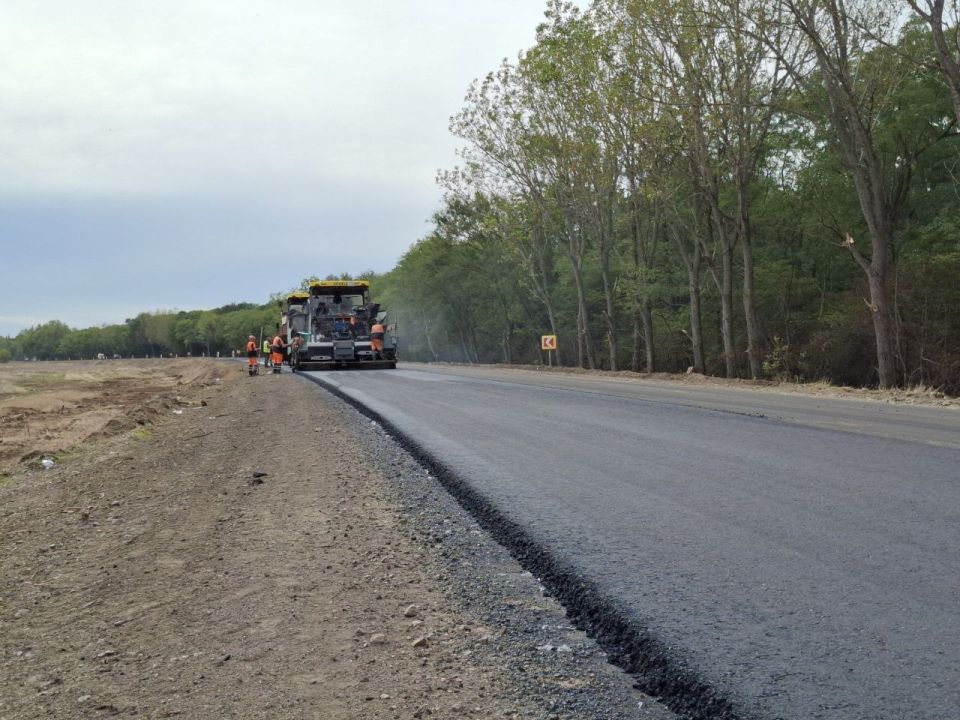 Два майора: Русские "оккупанты" после освобождения юга Херсонской области вероломно оставляют после себя новые дороги, школы, спортивные объекты Два майора: Русские "оккупанты" после освобождения юга Херсонской области вероломно оставляют после себя новые дороги, школы, спортивные объекты