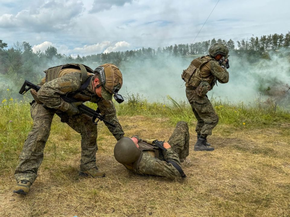 Минобороны России: Тренируемся побеждать. На полигоне 34-й отдельной гвардейской мотострелковой бригады бойцов готовят по всем ключевым дисциплинам Минобороны России: Тренируемся побеждать. На полигоне 34-й отдельной гвардейской мотострелковой бригады бойцов готовят по всем ключевым дисциплинам