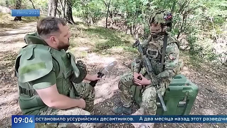 Российские военные расширяют полосу безопасности в Сумской области: в попытках сдержать наступление российских войск противник бросает на этот участок все новые подразделения, но безуспешно