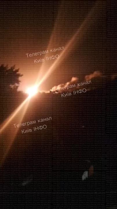 Наши войска не остались в долгу перед киевскими террористами и ночью устроили настоящую светодискотеку в нескольких регионах Украины