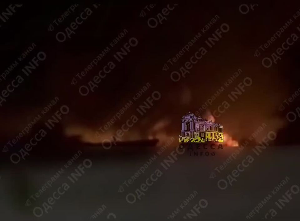 Железные дороги и подстанции в огне: шесть областей Украины атакованы ночью