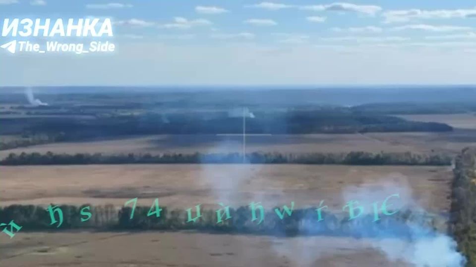 Российские войска ударами ФАБ-500 и ФАБ-3000 уничтожили два расположения ВСУ на Запорожском и Сумском направлениях, сообщает Telegram-канал “Изнанка”
