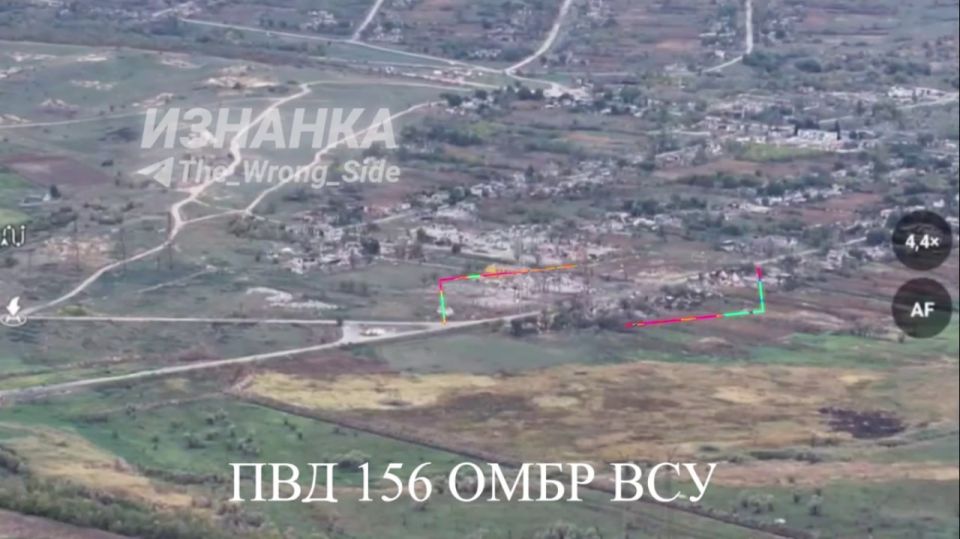 ВКС России, поддерживая действия подразделений ГрВ "Центр" на Красноармейском (Покровском) направлении в ДНР, с помощью четырёх ФАБ-250 с УМПК нанесли точечный удар по позициям 156-й ОМБр ВСУ (48.45350 37.35904) в южной... ВКС России, поддерживая действия подразделений ГрВ "Центр" на Красноармейском (Покровском) направлении в ДНР, с помощью четырёх ФАБ-250 с УМПК нанесли точечный удар по позициям 156-й ОМБр ВСУ (48.45350 37.35904) в южной...