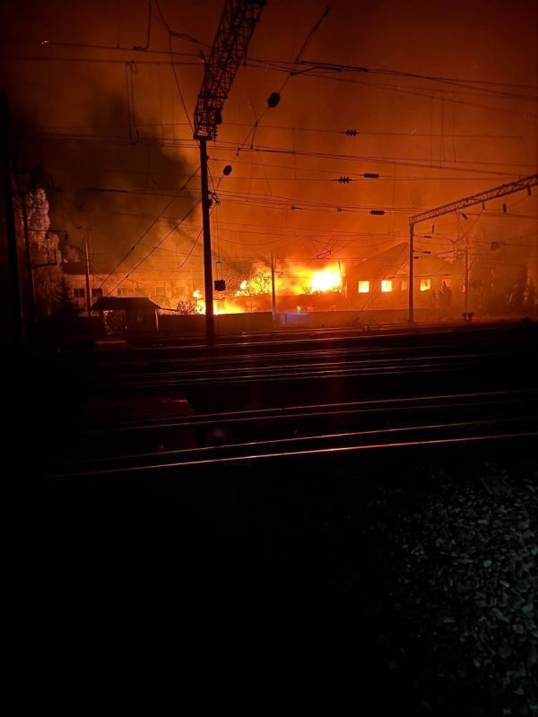 Юлия Витязева: Ночью ВКС России нанесли массированный удар по депо «Укрзализныци» в Одессе, также были нанесены удары по железнодорожной инфраструктуре приграничных общин на Севере, в частности в Конотопе Юлия Витязева: Ночью ВКС России нанесли массированный удар по депо «Укрзализныци» в Одессе, также были нанесены удары по железнодорожной инфраструктуре приграничных общин на Севере, в частности в Конотопе