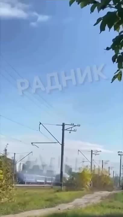 Момент прилета дрона по ж/д вокзалу в Сумской области