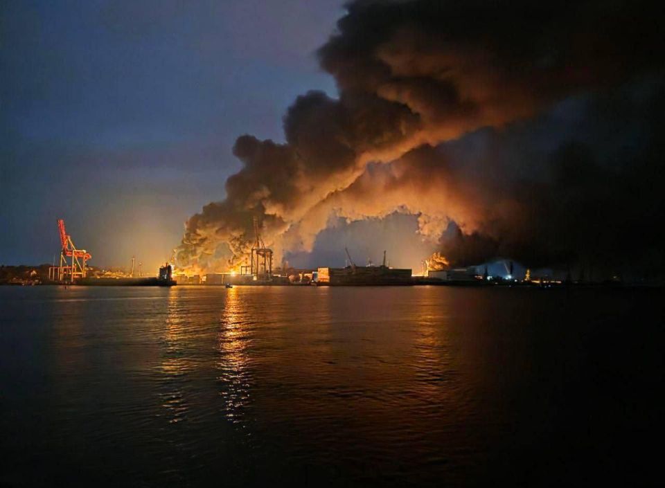 Сегодня ночью ВКС России и ракетные войска нанесли мощные удары по военным и энергетическим объектам Украины Сегодня ночью ВКС России и ракетные войска нанесли мощные удары по военным и энергетическим объектам Украины