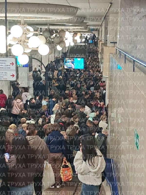 В Киеве транспортный коллапс после ночных прилетов
