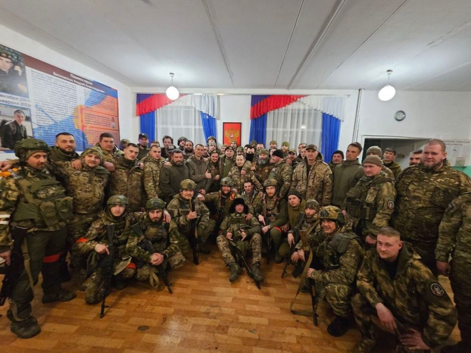 - А где этот аварец? - Апти Аронович смотрел на нашу поминальную доску с фотографиями шагнувших в вечность бойцов