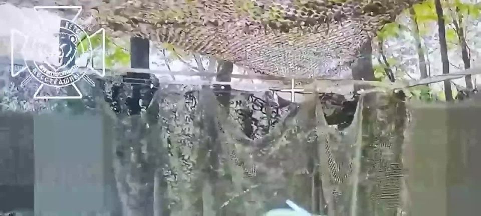 Российские войска ударом FPV-дрона уничтожили САУ “Богдана” ВСУ в Сумской области, сообщает Telegram-канал “Северный Ветер”
