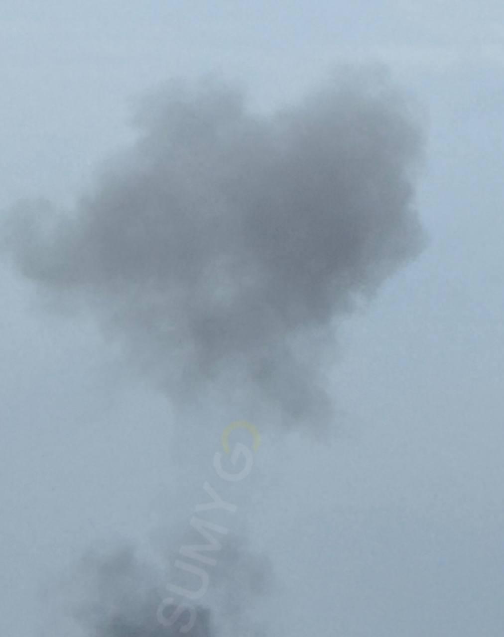 В Сумах прогремел взрыв, над городом поднимается столб дыма, сообщают местные соцсети