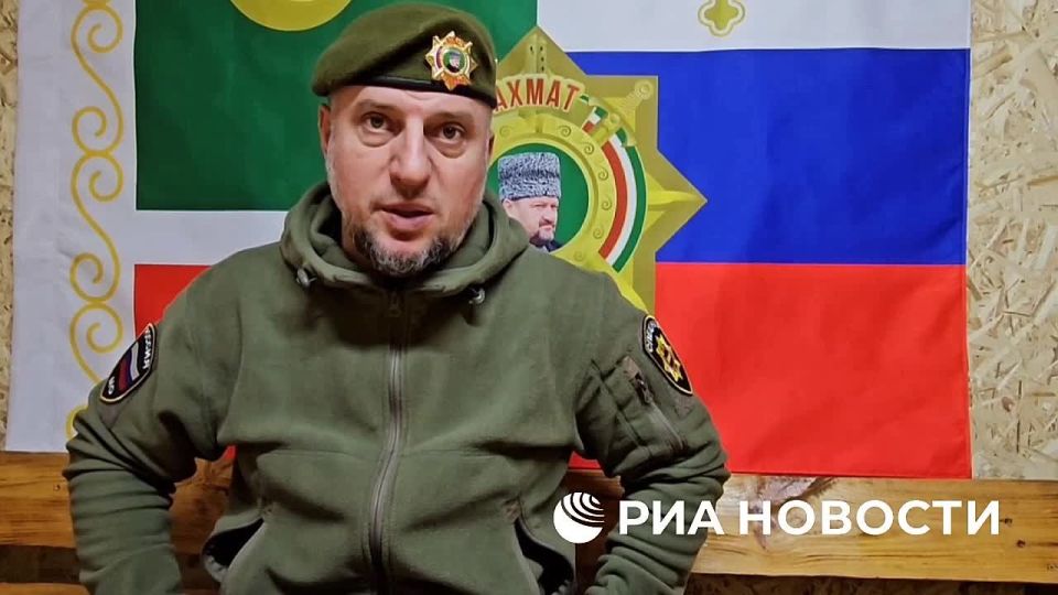 ВСУ забрасывают как смертников украинских солдат на ряд участков в Сумской области, рассказал РИА Новости командир спецназа "Ахмат" Апти Алаудинов