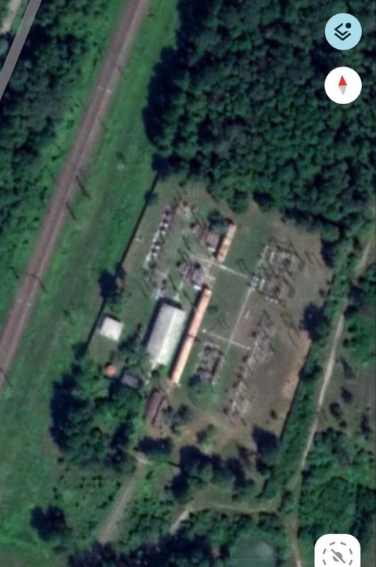 В районе Черноплатово Сумской области под массированным ударом Гераней находится тяговая подстанция, сообщают "Хроники Гераней" В районе Черноплатово Сумской области под массированным ударом Гераней находится тяговая подстанция, сообщают "Хроники Гераней"