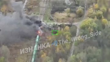 Результат нанесения удара "Геранями" по локомотиву, перевозящему топливо в районе н.п. Черноплатово Сумской области