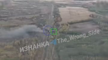 Последствия удара дронами-камикадзе «Герань-2» по железнодорожному составу с ГСМ в районе н.п. Черноплатово Сумской области