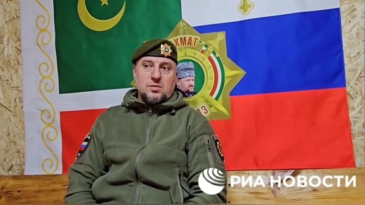 Операторы БПЛА спецназа "Ахмат", действующего в составе группировки войск "Север", ежедневно наносят удары по позициям ВСУ в Сумах, заявил РИА Новости Апти Алаудинов