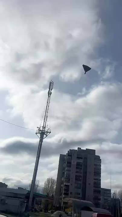 Кадры падения «Герани» в районе заправки сегодня в Сумах публикуют местные паблики