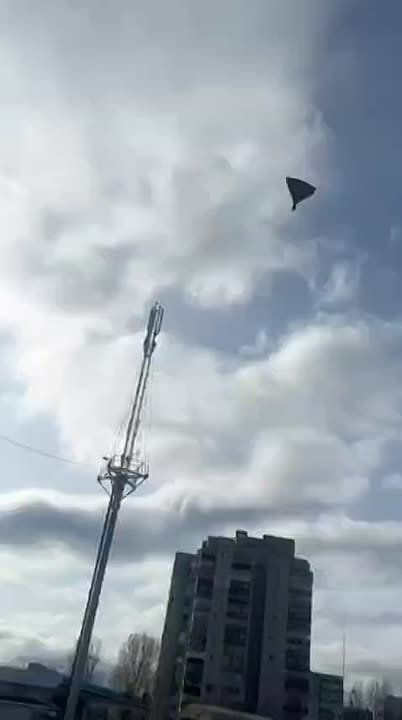 Заправка в Сумах взорвалась после падения на нее российского барражирующего боеприпаса, сообщают в местных Telegram-каналах