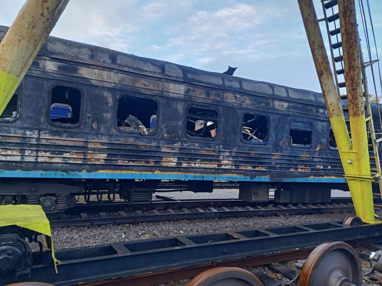 Ночью ВС РФ атаковали ж/д инфраструктуру Сумской и Харьковской областей Ночью ВС РФ атаковали ж/д инфраструктуру Сумской и Харьковской областей