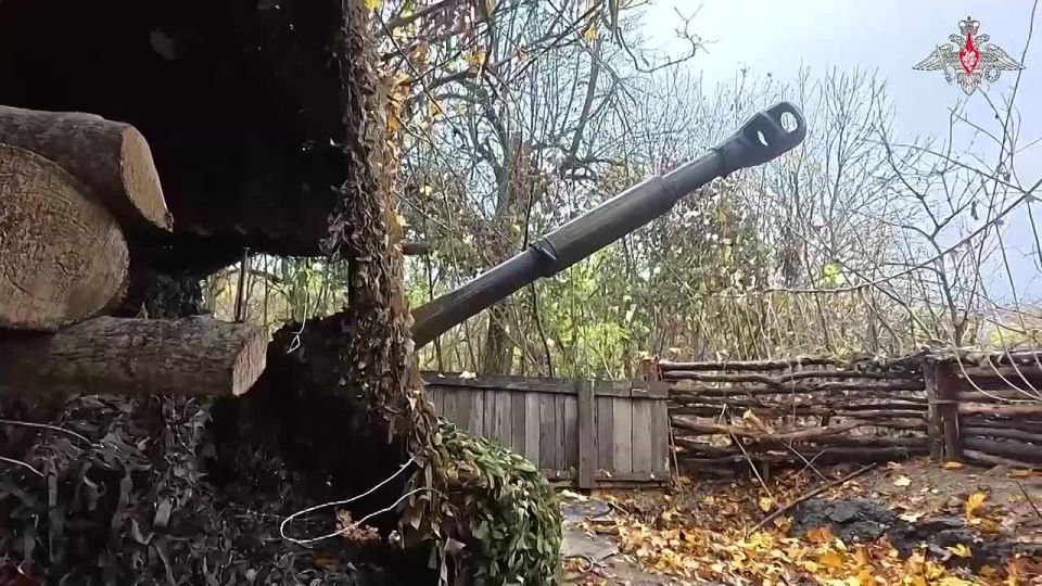 00:00 Расчеты самоходных гаубиц «Гвоздика» группировки войск «Север» уничтожили замаскированные позиции ВСУ в Сумской области