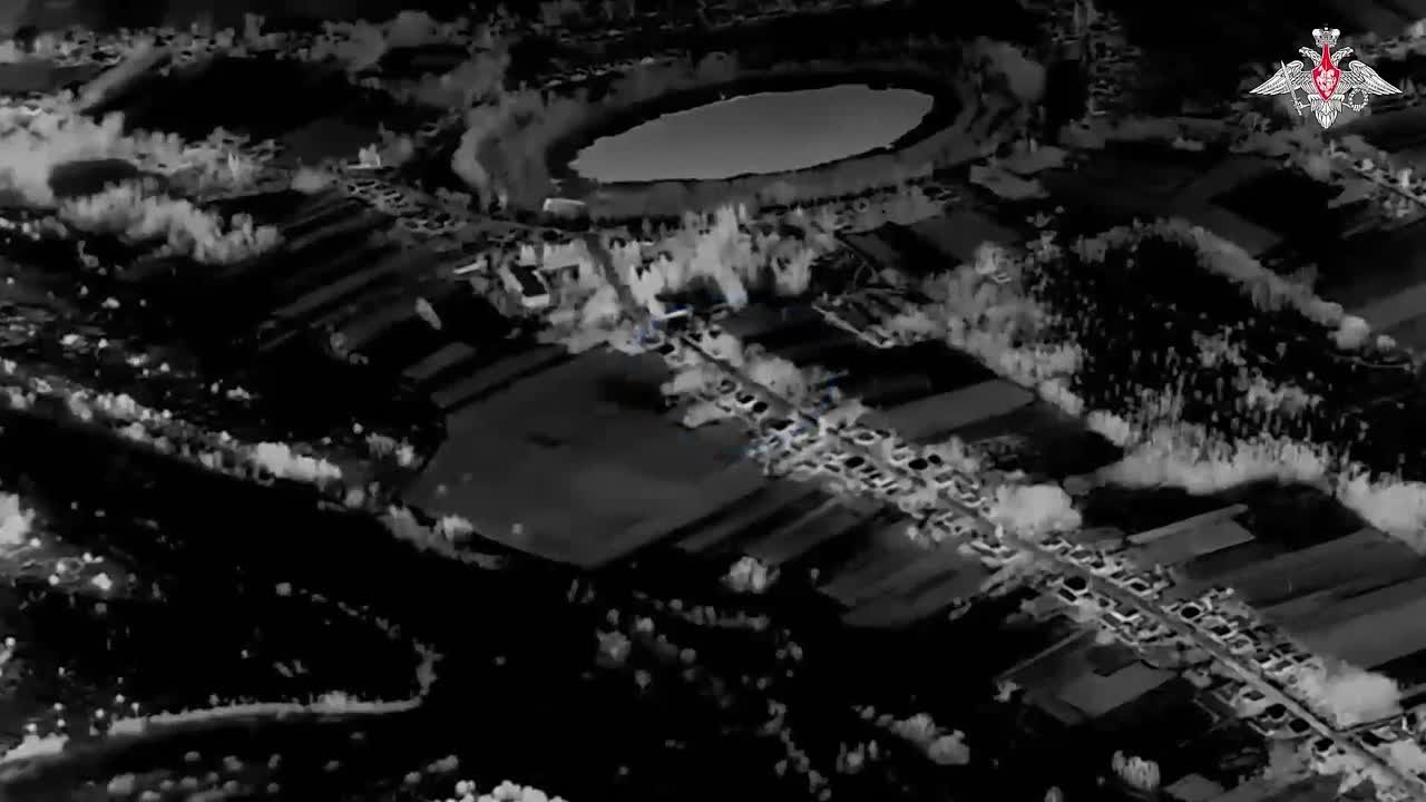 Поражение дронами-камикадзе «Герань-2» пункта управления 20-й обррэб ВСУ в районе села Заречное (Октябрьское) Сумской области