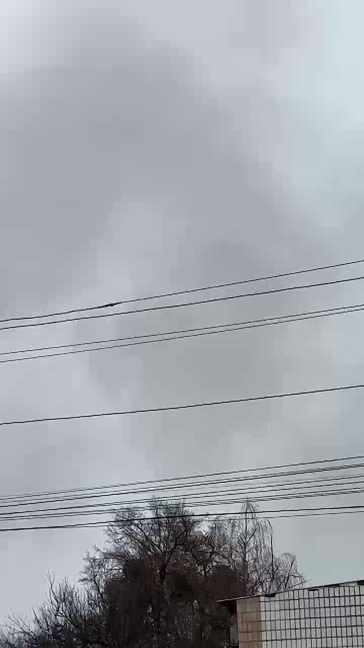 Эффектное видео прилета русских "Гераней" по объекту украинской критической инфраструктуры в н.п. Ромны Сумской области