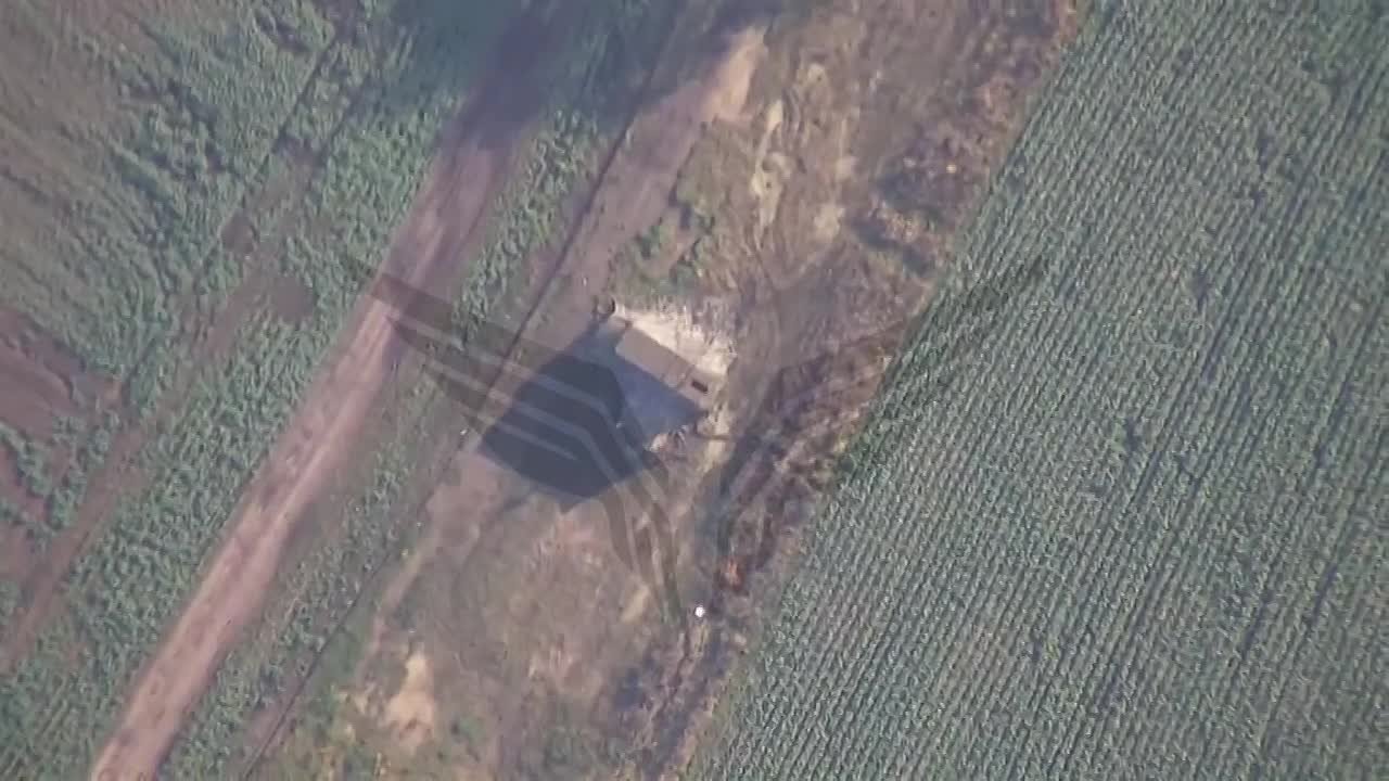 Владислав Шурыгин: Сумское направление. 7 ноября расчётом Zala Центра «Рубикон» была обнаружена радиолокационная станция дальнего действия П-18 ВСУ