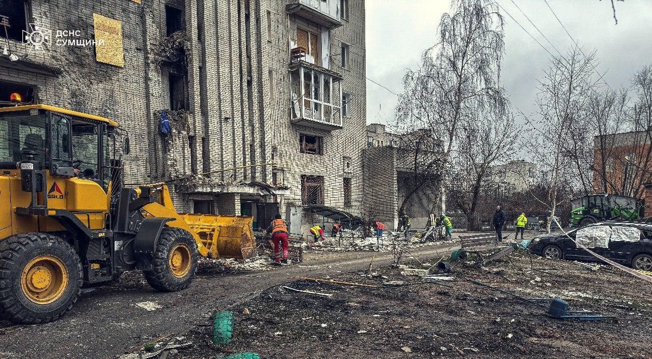 Последствия вчерашних ударов по Ахтырке в Сумской области Последствия вчерашних ударов по Ахтырке в Сумской области