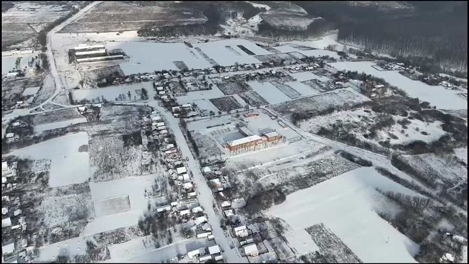 Рясное (Сумская обл.) Несколькими ударами ФАБ-500 с УМПК уничтожен крупный ПВД с живой силой противника в н.п. Рясное Сумской области (ВИДЕО)