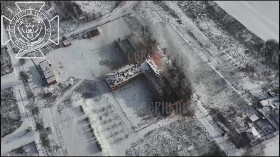 Удар ВКС с применением ФАБ-500 с УМПК по пункту дислокации 119 обр ТРО в н.п. Рясное Сумской области