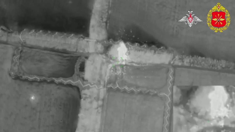 Минобороны России: 00:00 Тульские десантники огнем из 122-мм гаубицы Д-30 уничтожили группу вражеской пехоты в опорном пункте в Сумской области