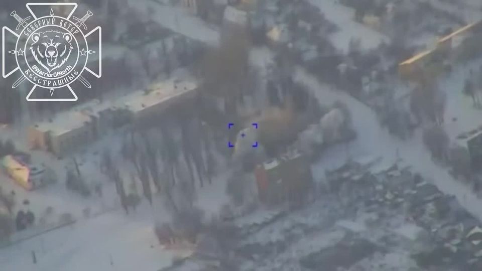 Объективный контроль удара управляемым реактивным снарядом РСЗО "Торнадо-С" по ПВД ВСУ в поселке Краснополье Сумской области