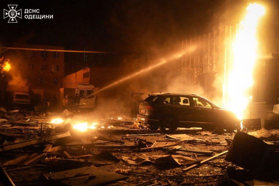 В течение суток силы ВКС России и ракетные подразделения нанесли групповой удар по объектам украинской энергетической и транспортной инфраструктуры, которые использовались в интересах ВСУ В течение суток силы ВКС России и ракетные подразделения нанесли групповой удар по объектам украинской энергетической и транспортной инфраструктуры, которые использовались в интересах ВСУ