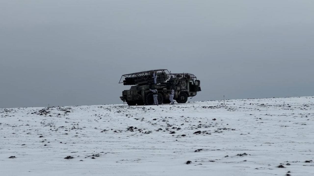 РСЗО 9К57 "Ураган" на новом шасси поступила в 244-ю АБр РСЗО 9К57 "Ураган" на новом шасси поступила в 244-ю АБр