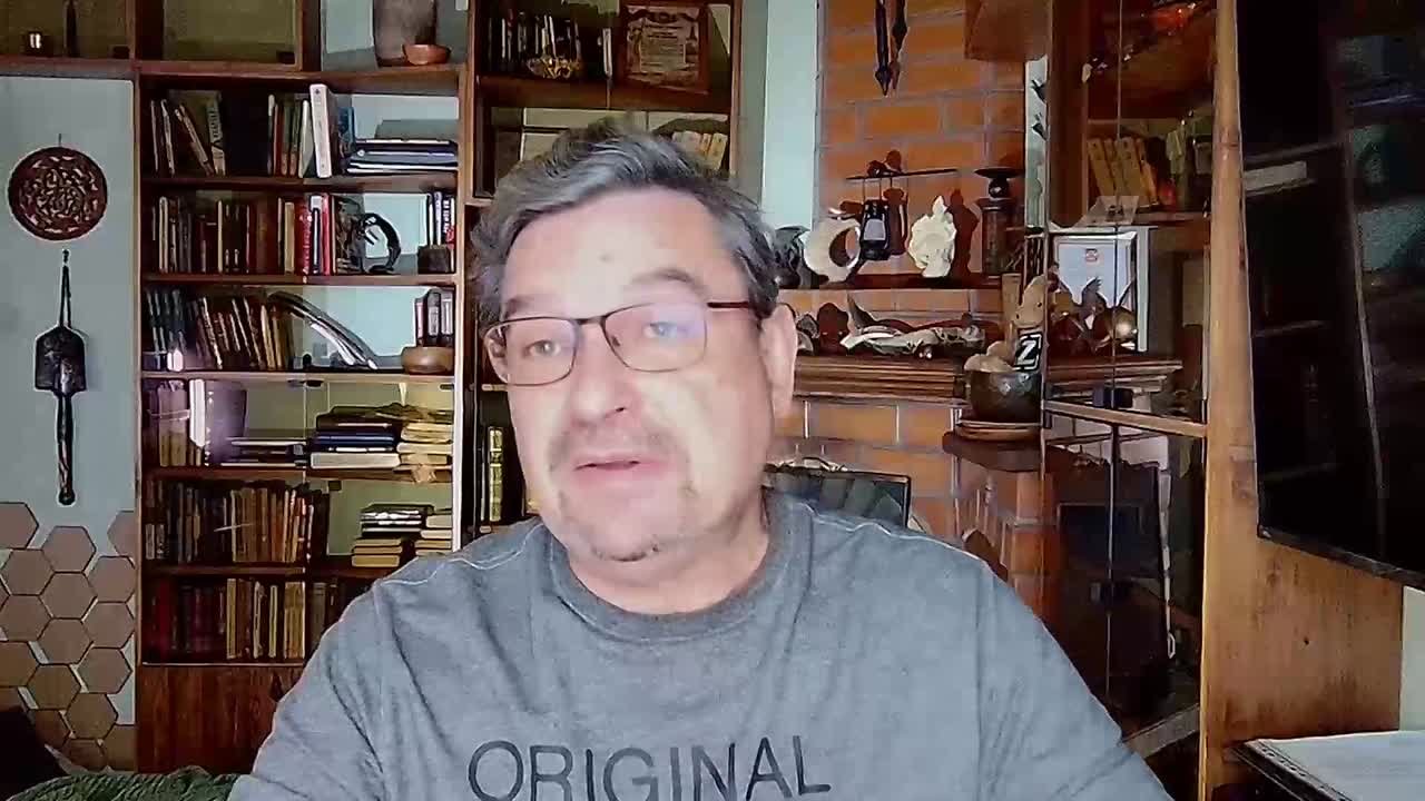 Михаил Онуфриенко: Начну от печки. Бункерный клоун снова заявил об освобождении ВСХ 300 кв.км ... Сырский с разницей в несколько часов сообщил о 400!