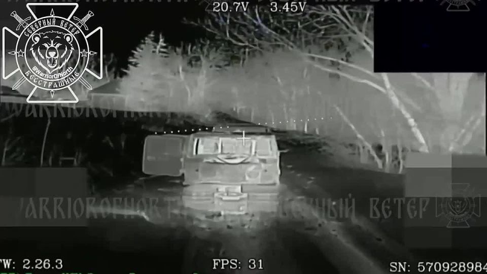 Уничтожение украинского двухзвенного гусеничного вездехода V-206 «Лось» в Сумской области