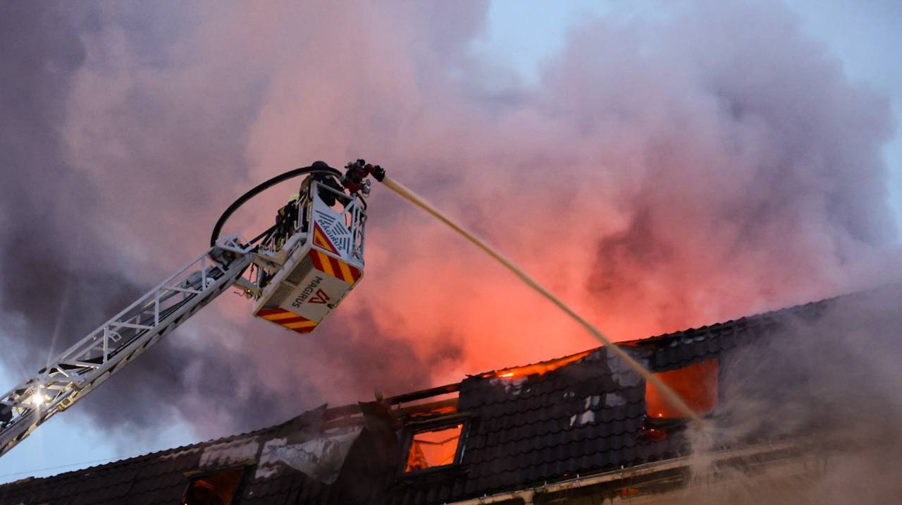 В Сумах ночью поражена гостиница, где квартировались иностранные наемники В Сумах ночью поражена гостиница, где квартировались иностранные наемники