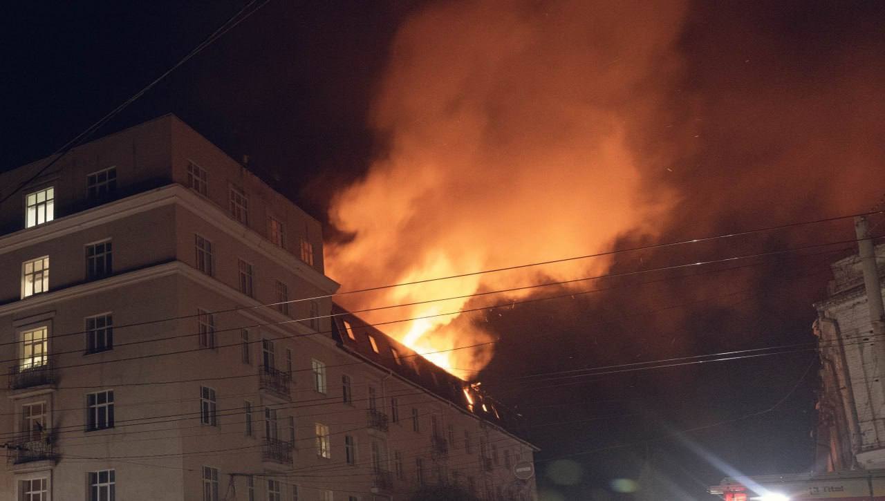 В Сумах ночью поражена гостиница, где квартировались иностранные наемники В Сумах ночью поражена гостиница, где квартировались иностранные наемники